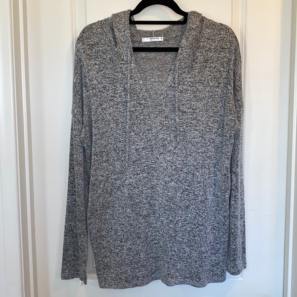Femme Maternity Large Lightweight Hoodie Deep V-Neck Heathered Grey Gently Loved